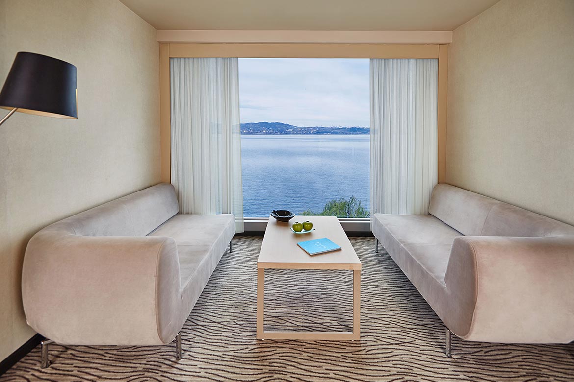Corner Suite