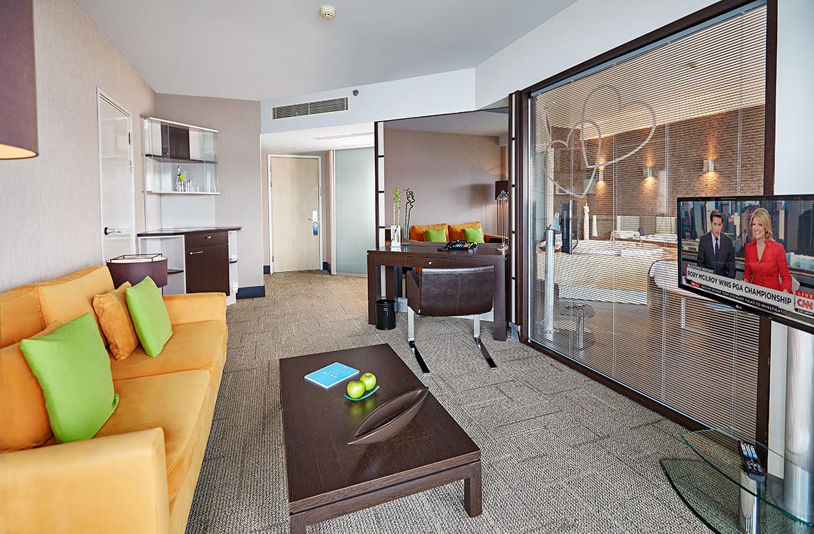 Jakuzili Senior Suite